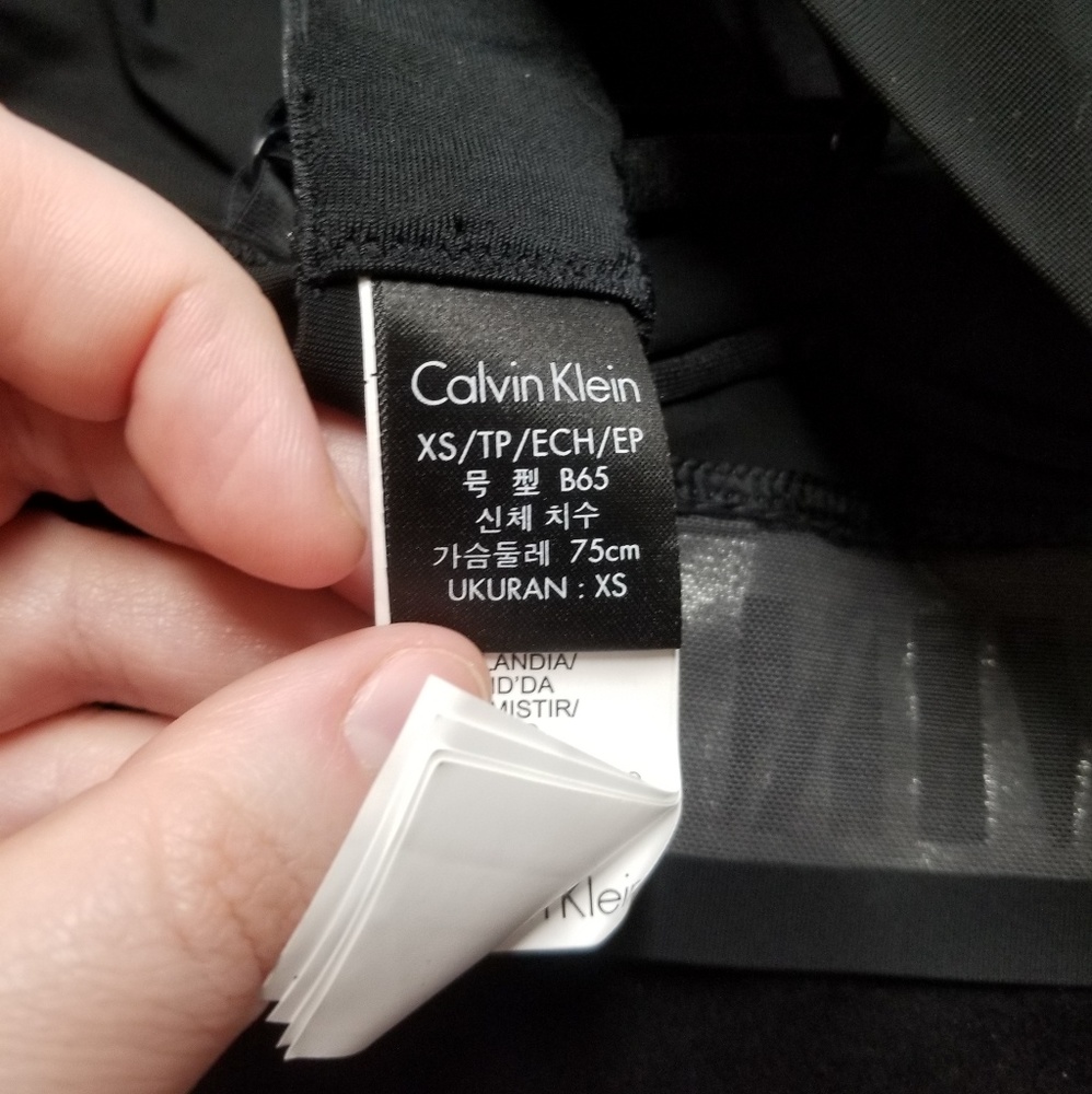 ✔SOLD✔ CK Lightly Lined Triangle Bralette - Picture 5 of 8